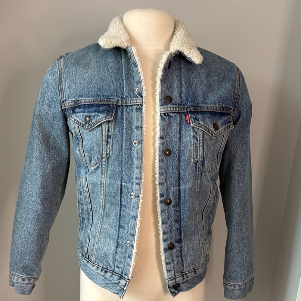 Levi’s Trucker Fleece Denim Jacket small EUC